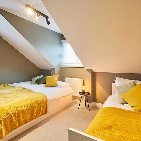 Semesterbostad Host And - River Hill House *